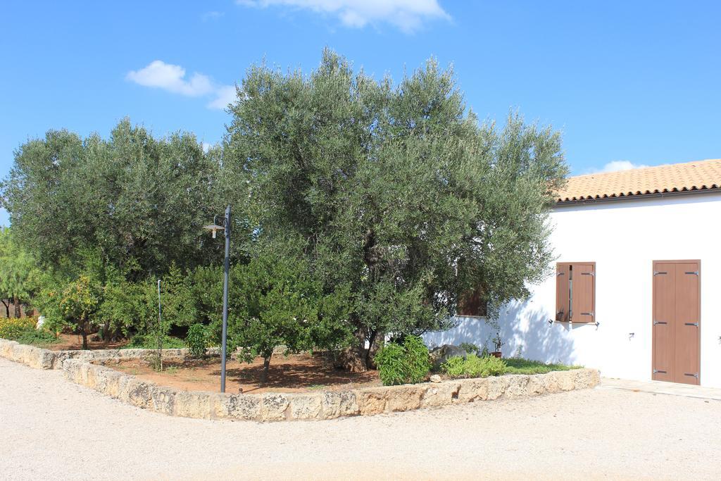 Azienda Agrituristica Masseria La Verna Patù Exterior foto